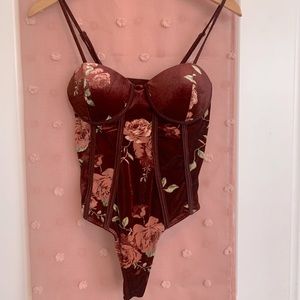 Floral velvet body suit